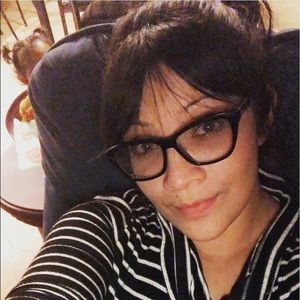 Meet your Posher, Lisa